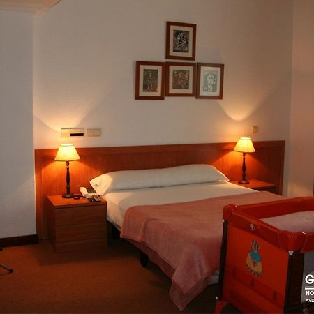 Hostal Gran Via Vigo Exterior photo