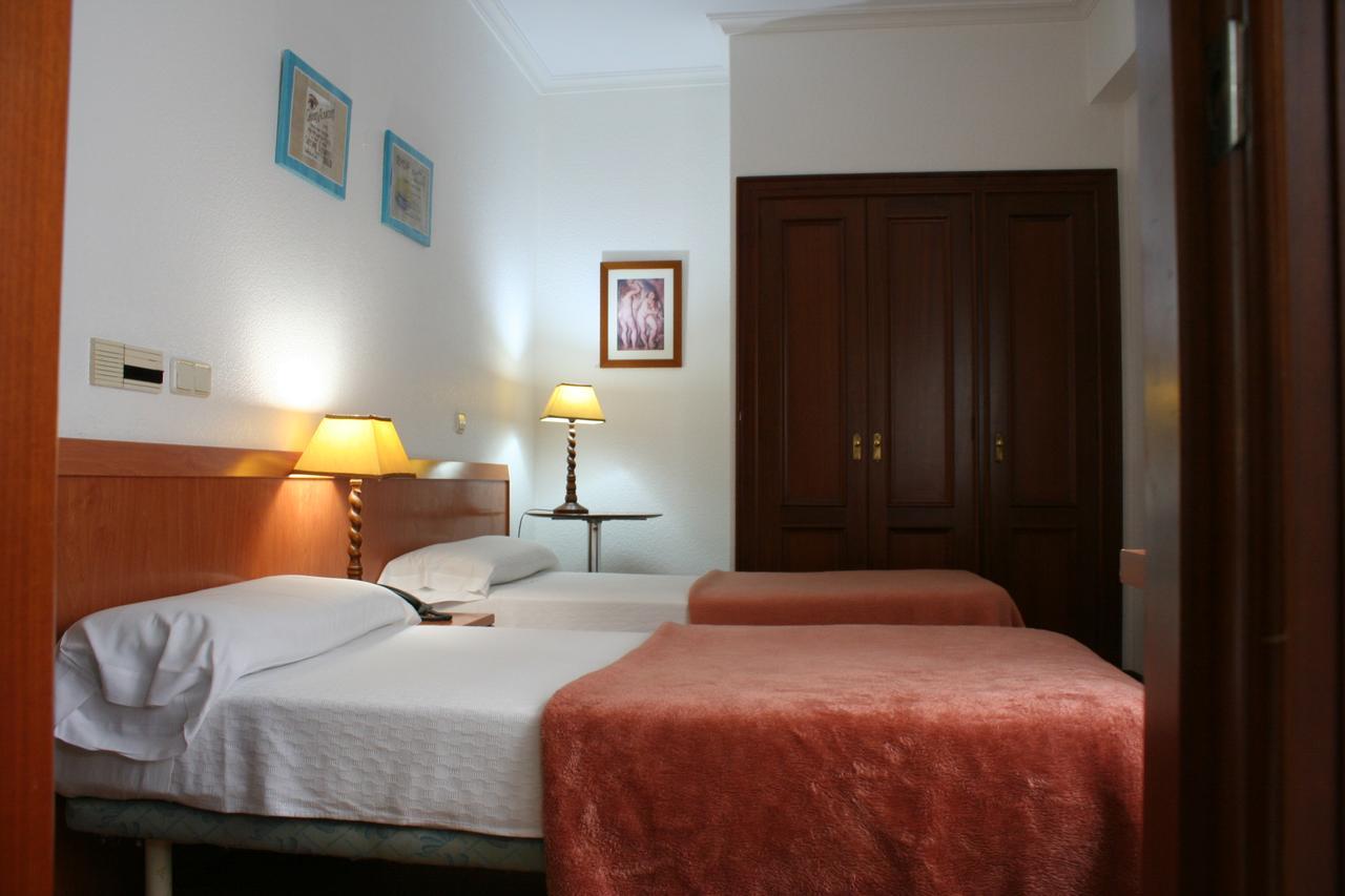 Hostal Gran Via Vigo Exterior photo