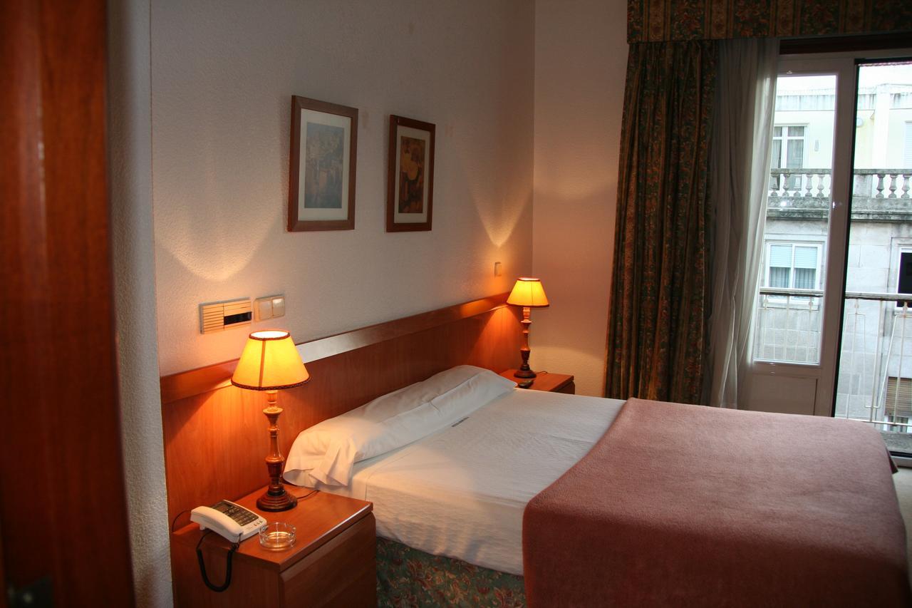 Hostal Gran Via Vigo Exterior photo