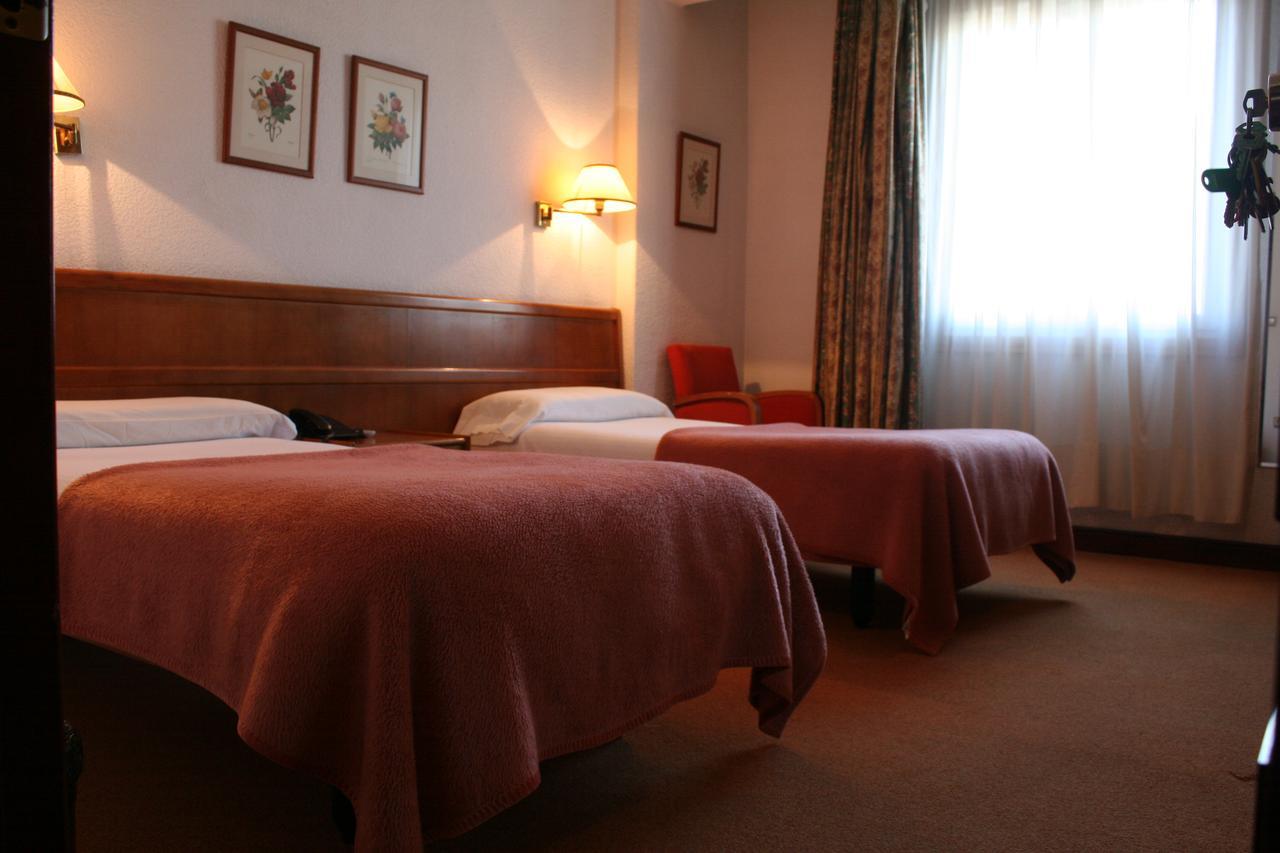 Hostal Gran Via Vigo Exterior photo