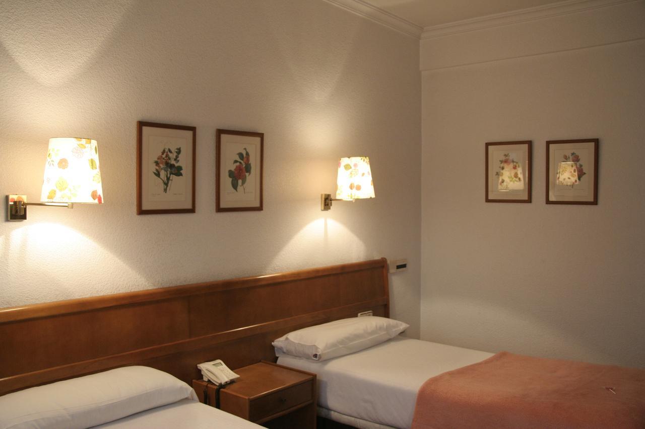 Hostal Gran Via Vigo Exterior photo