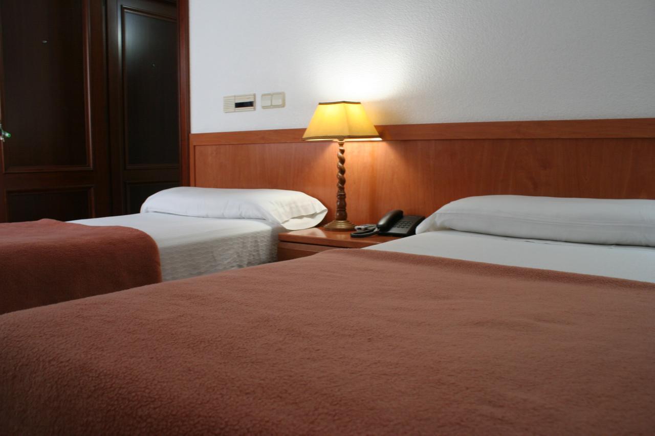 Hostal Gran Via Vigo Exterior photo