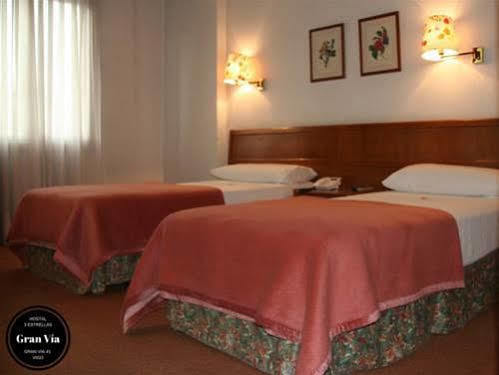 Hostal Gran Via Vigo Exterior photo