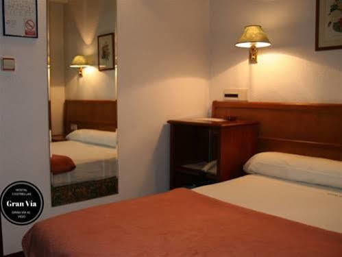 Hostal Gran Via Vigo Exterior photo